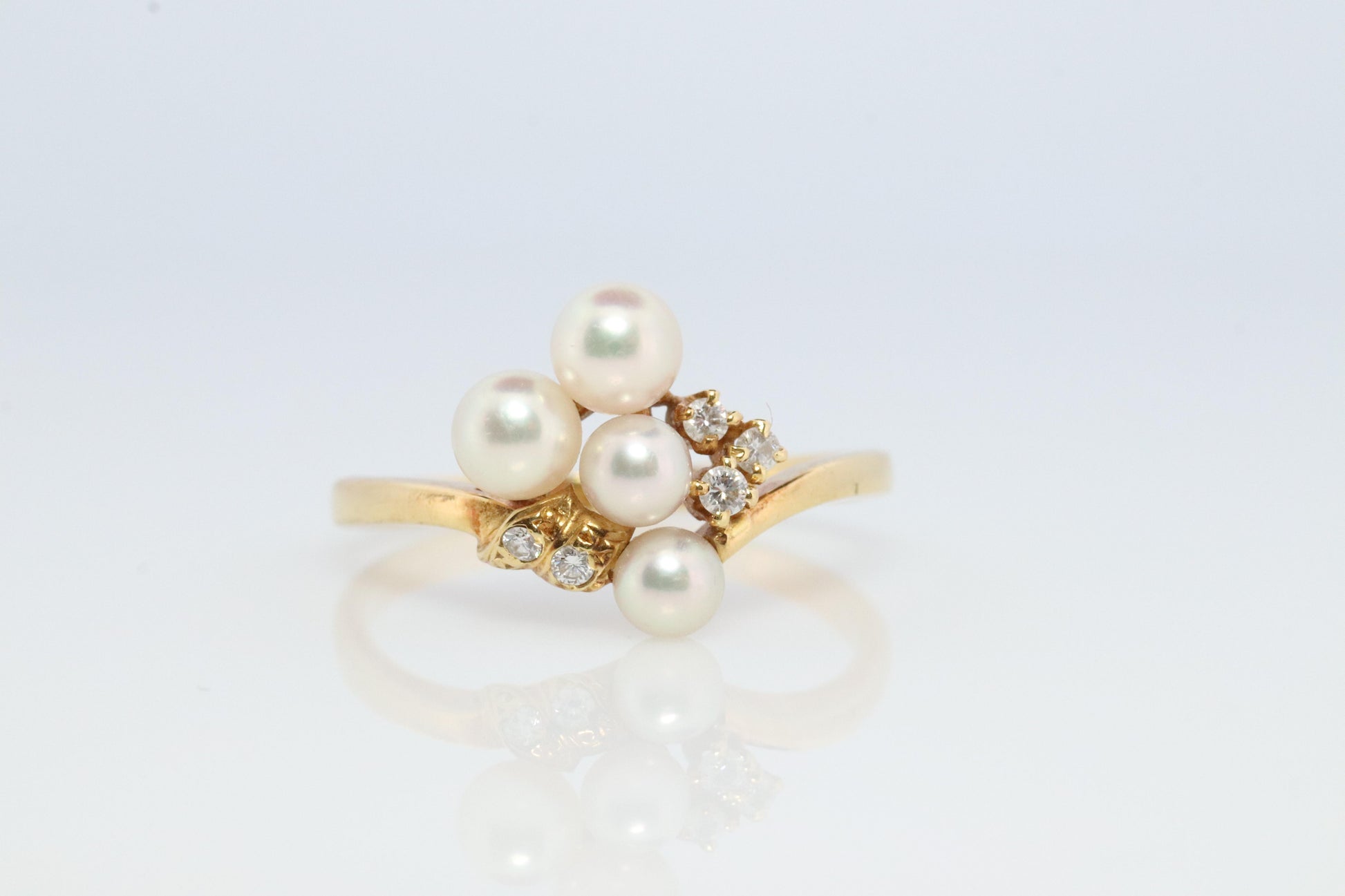 Mikimoto Ring. Vintage 18k Gold Mikimoto Pearl and Diamond Cluster. Vines Grapes