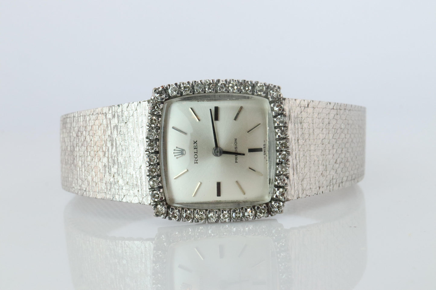 Genuine Rolex Watch. Diamond Bezel 1971 Ladies Manual ROLEX 2611 Precision