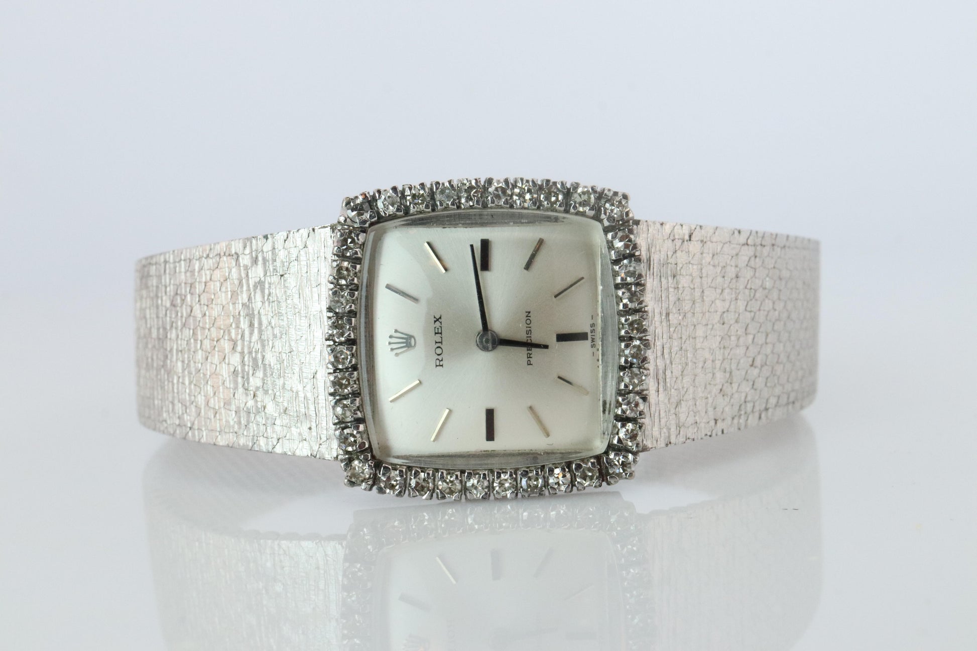 Genuine Rolex Watch. Diamond Bezel 1971 Ladies Manual ROLEX 2611 Precision