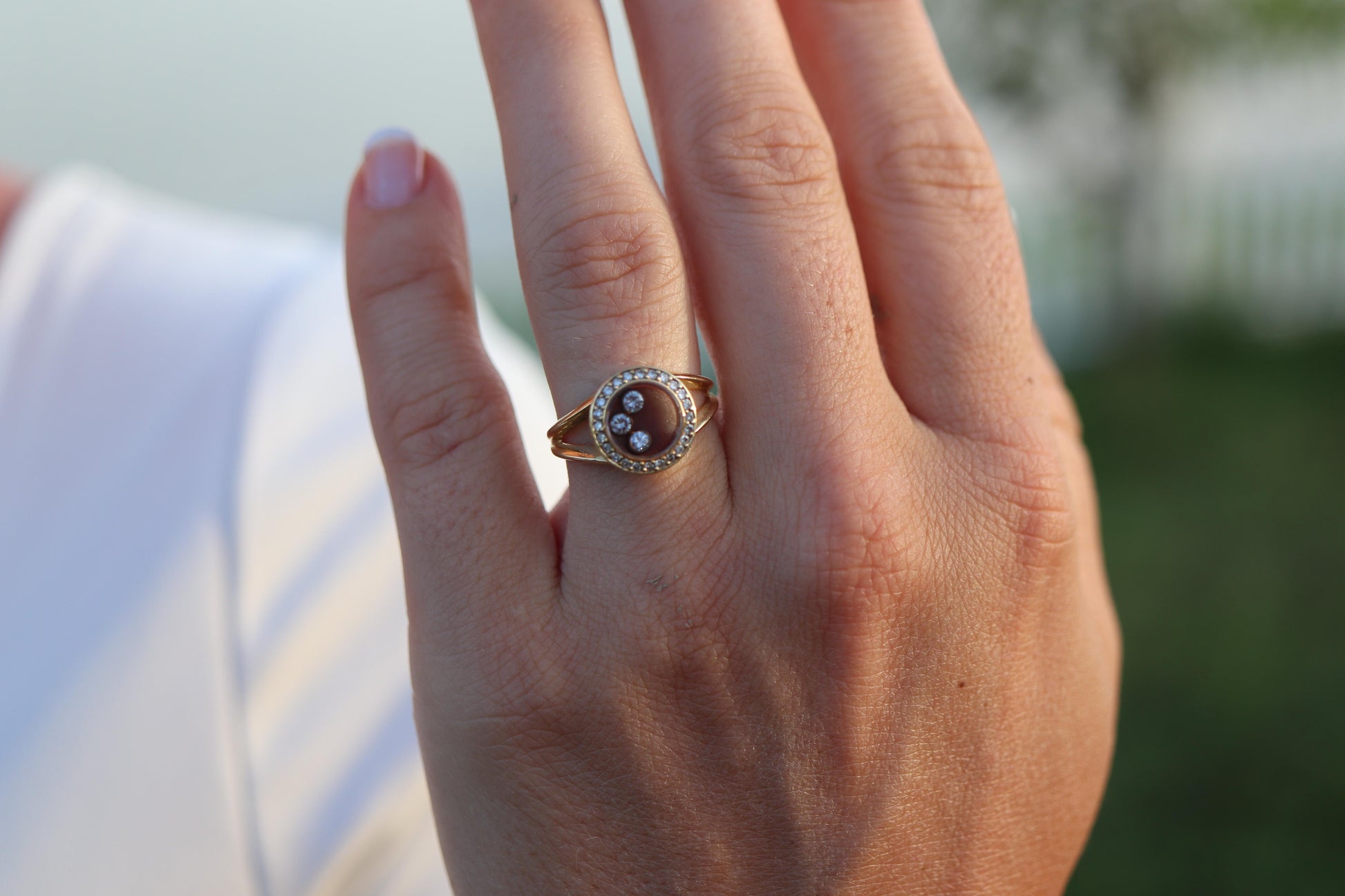 18k Chopard Happy Diamond ring. CHOPARD Happy Diamond band