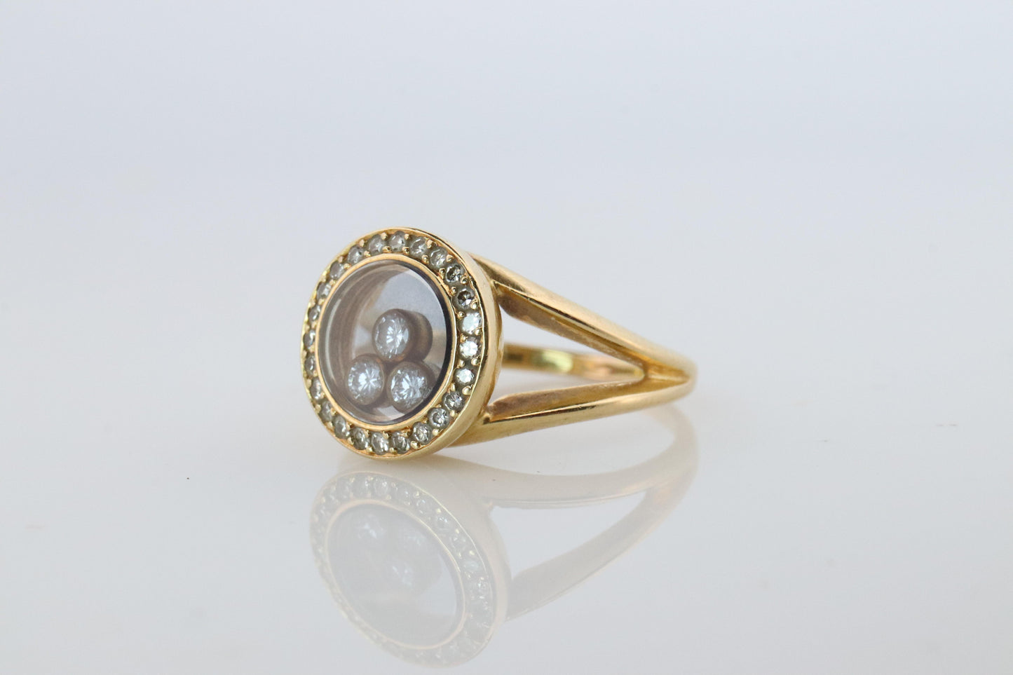 18k Chopard Happy Diamond ring. CHOPARD Happy Diamond band