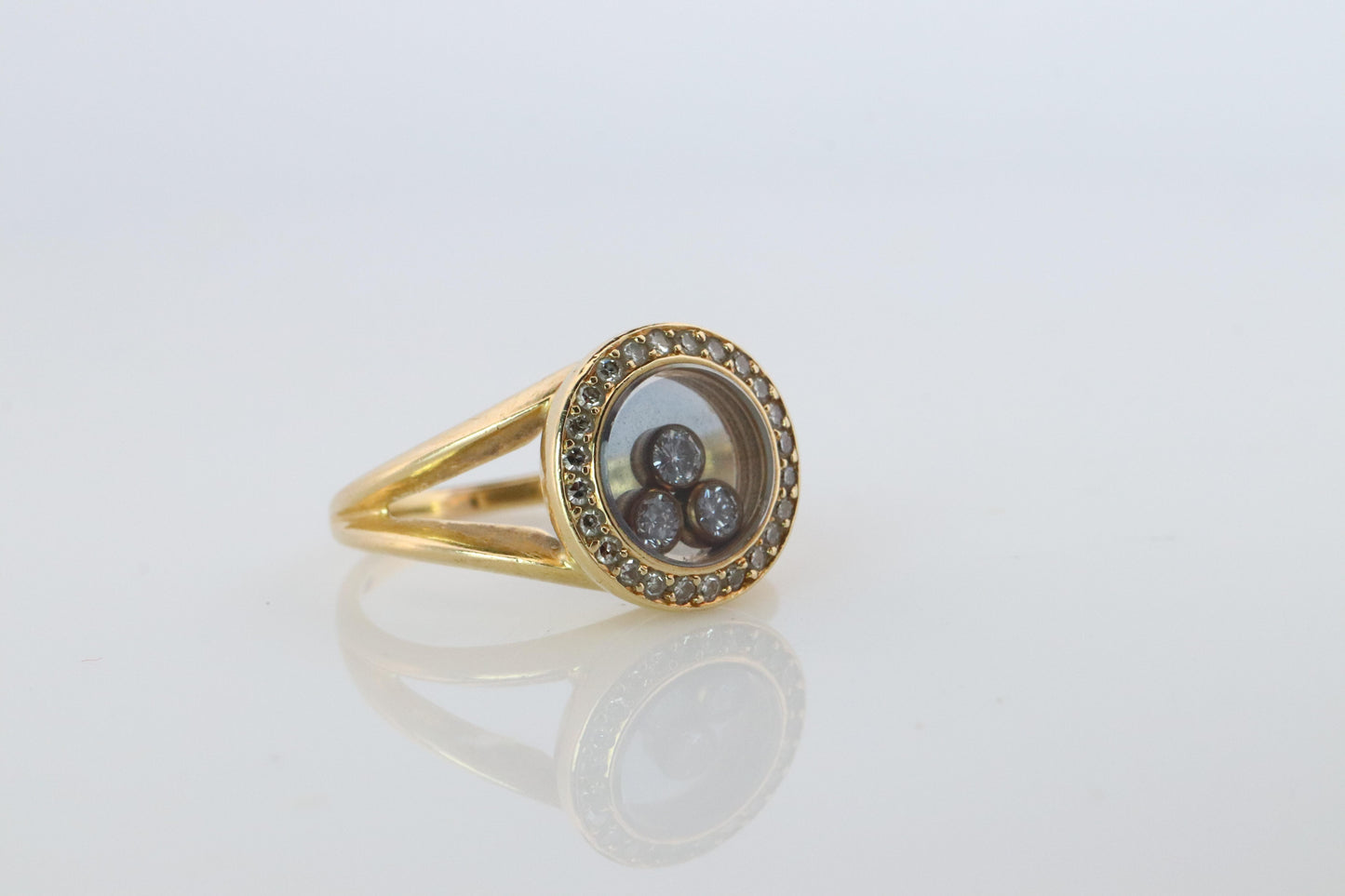 18k Chopard Happy Diamond ring. CHOPARD Happy Diamond band