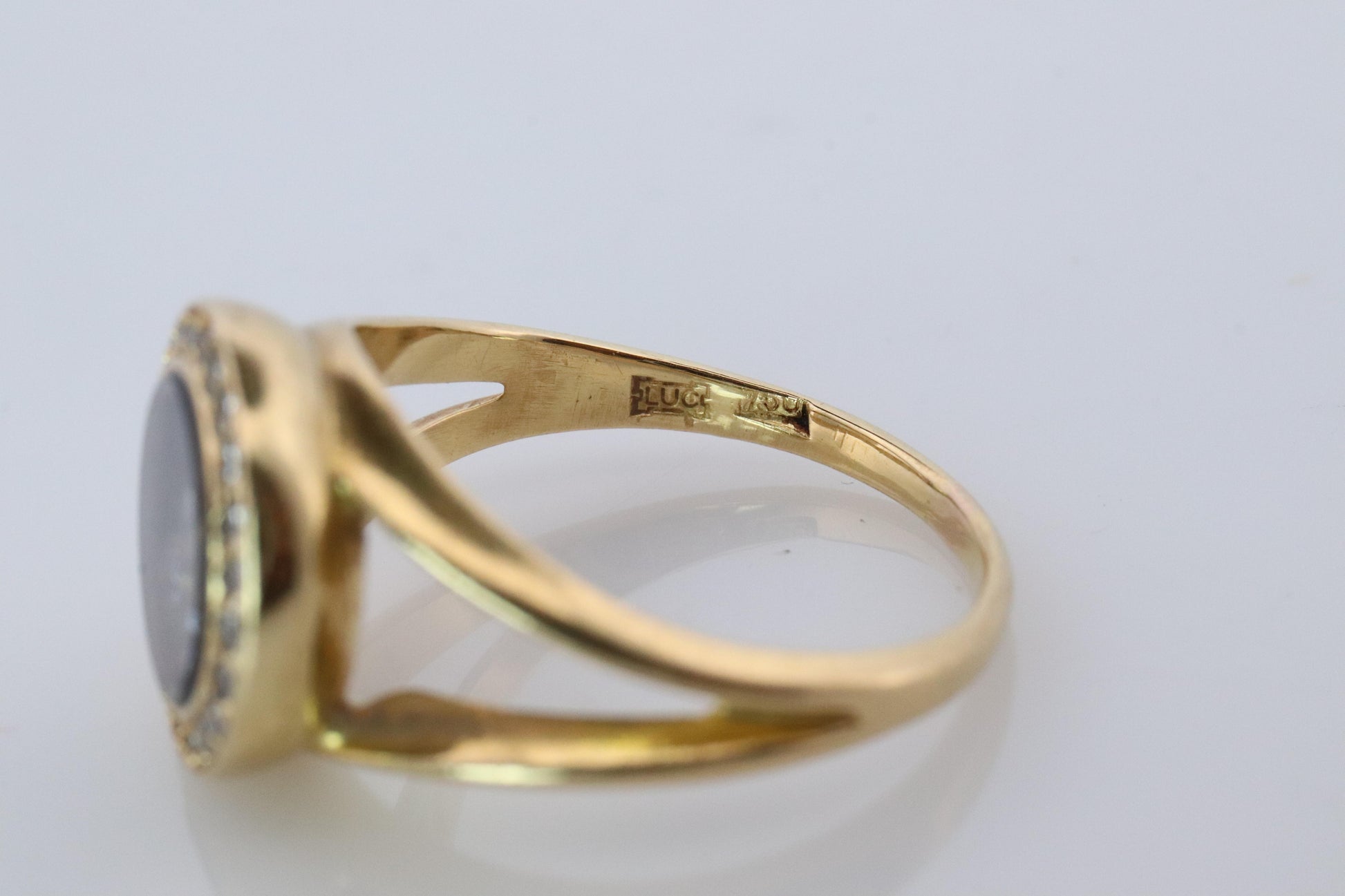 18k Chopard Happy Diamond ring. CHOPARD Happy Diamond band