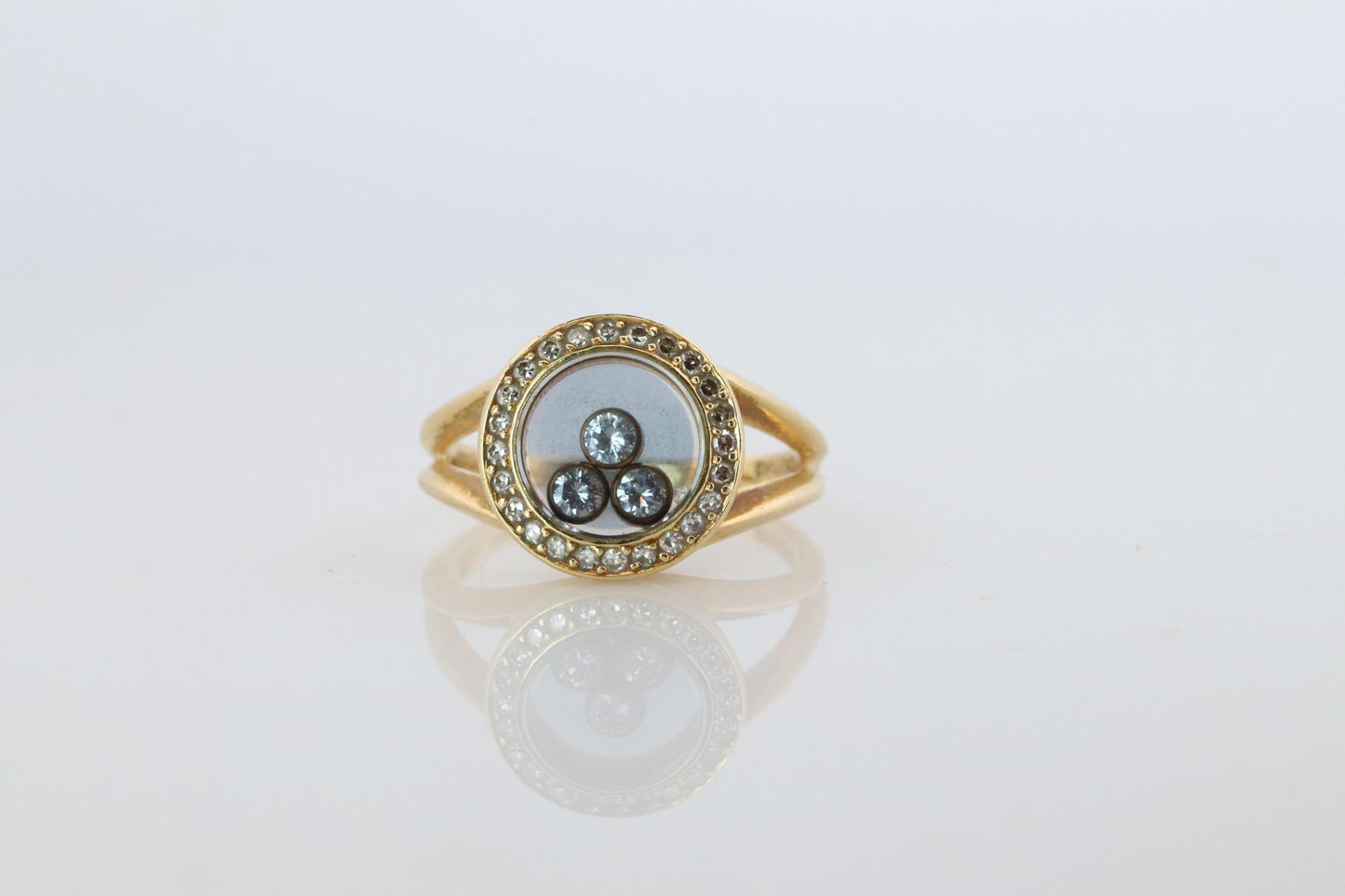18k Chopard Happy Diamond ring. CHOPARD Happy Diamond band