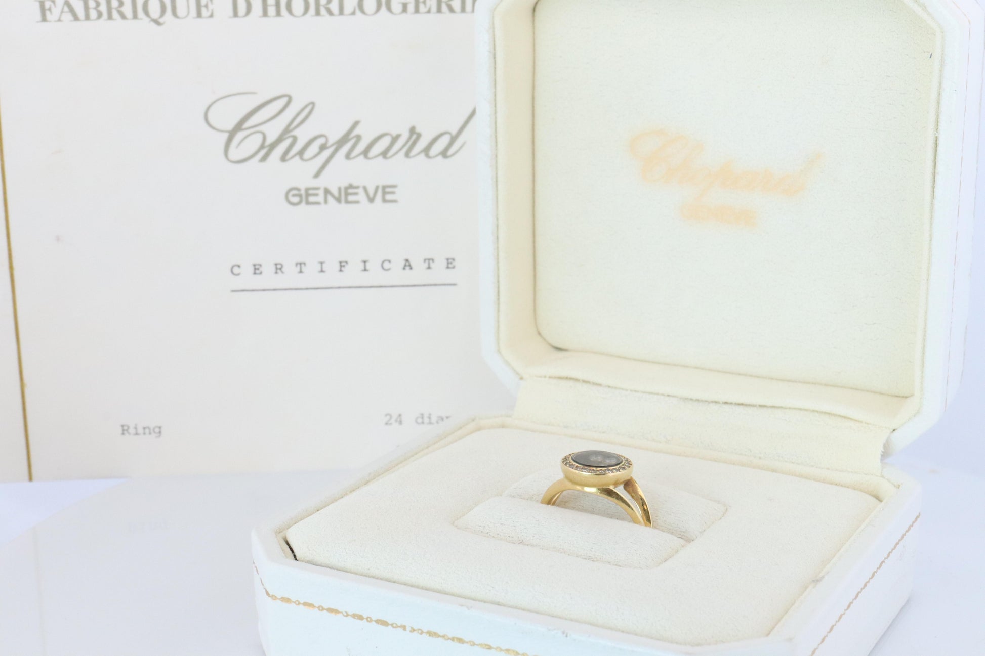 18k Chopard Happy Diamond ring. CHOPARD Happy Diamond band