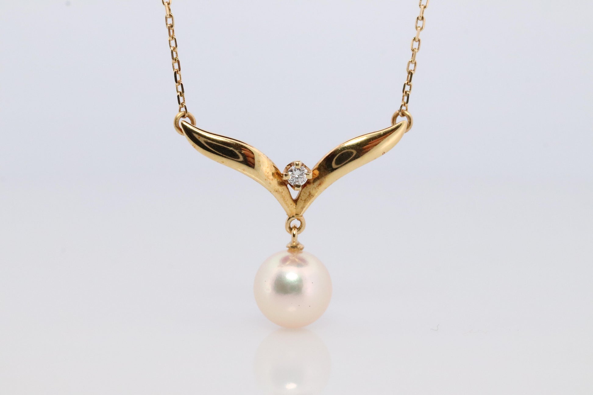 Mikimoto Pendant. Vintage 18k Gold Mikimoto Pearl Diamond Necklace.