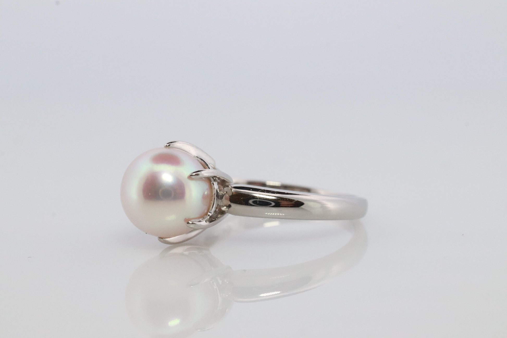 TASAKI Ring. Genuine Platinum Pearl Solitaire. PT900 Akoya pearl Ring. Claw