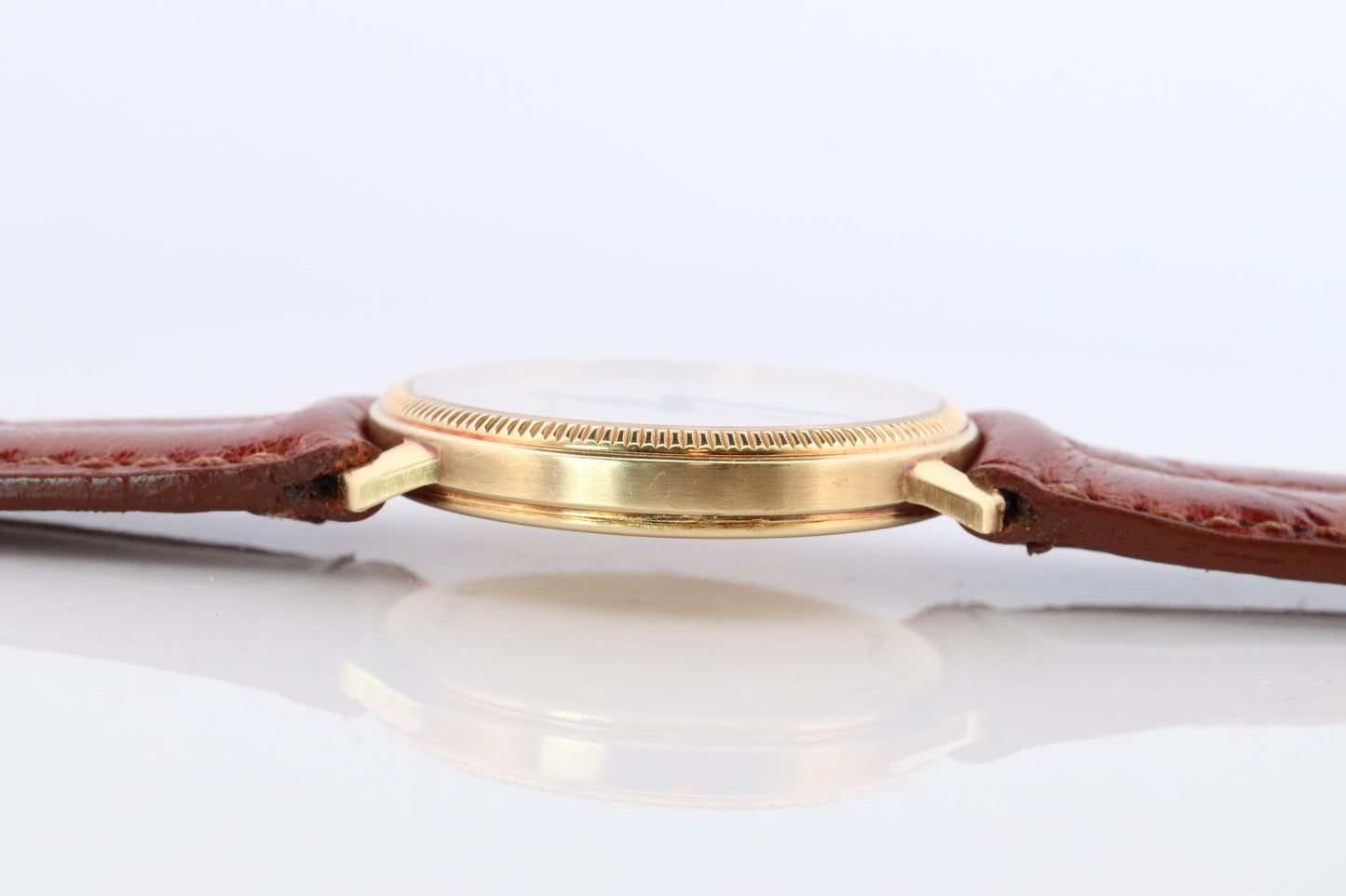 Audemars Piguet Thin Watch. AP 18k Yellow Gold 31mm Classic Coin Edge Bezel
