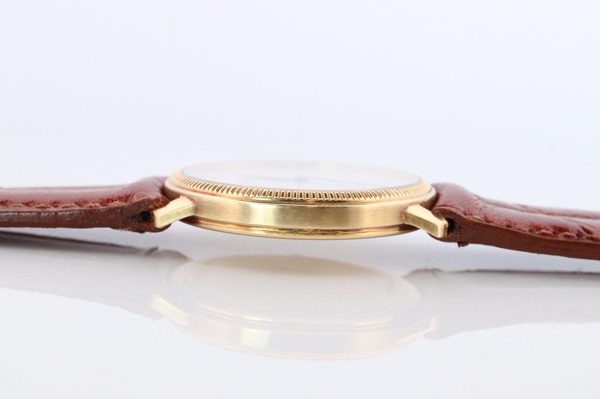 Audemars Piguet Thin Watch. AP 18k Yellow Gold 31mm Classic Coin Edge Bezel