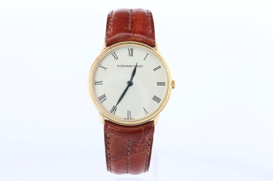 Audemars Piguet Thin Watch. AP 18k Yellow Gold 31mm Classic Coin Edge Bezel