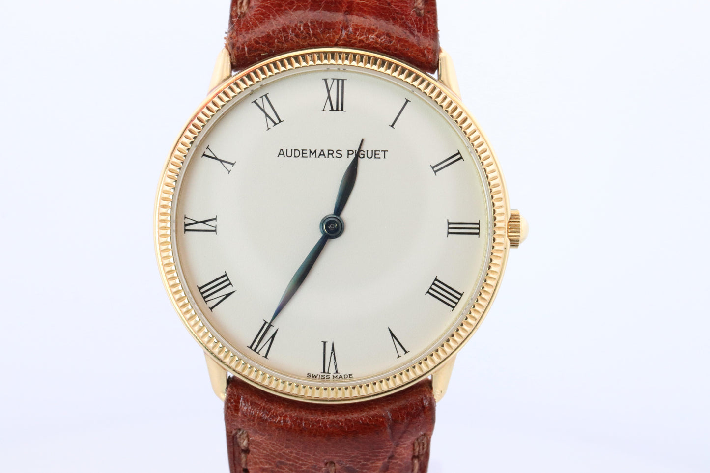 Audemars Piguet Thin Watch. AP 18k Yellow Gold 31mm Classic Coin Edge Bezel