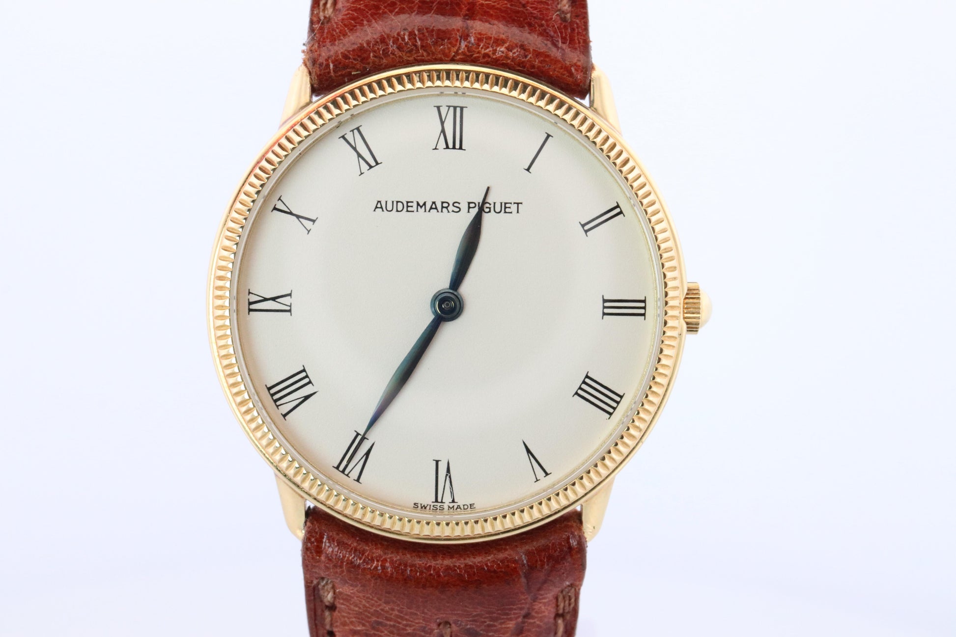 Audemars Piguet Thin Watch. AP 18k Yellow Gold 31mm Classic Coin Edge Bezel