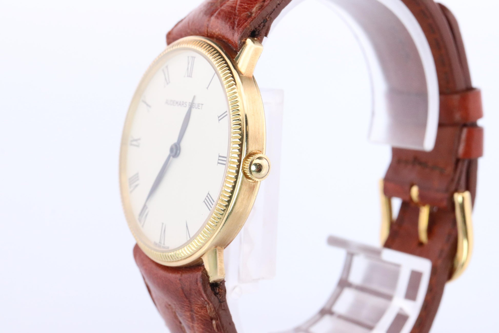 Audemars Piguet Thin Watch. AP 18k Yellow Gold 31mm Classic Coin Edge Bezel
