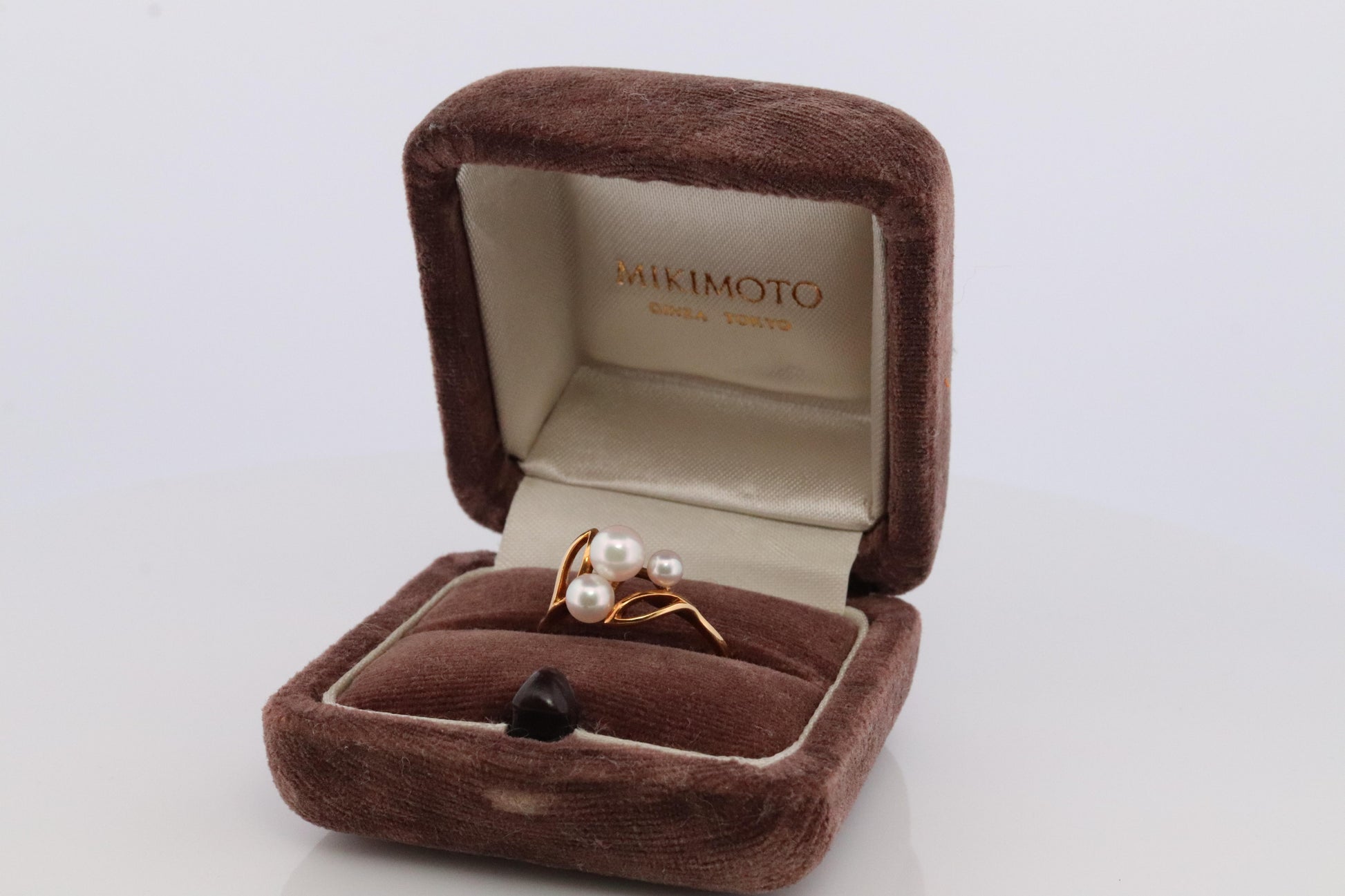 Mikimoto Ring. Vintage 18k Gold Mikimoto Pearl Cluster with Vines and Grapes