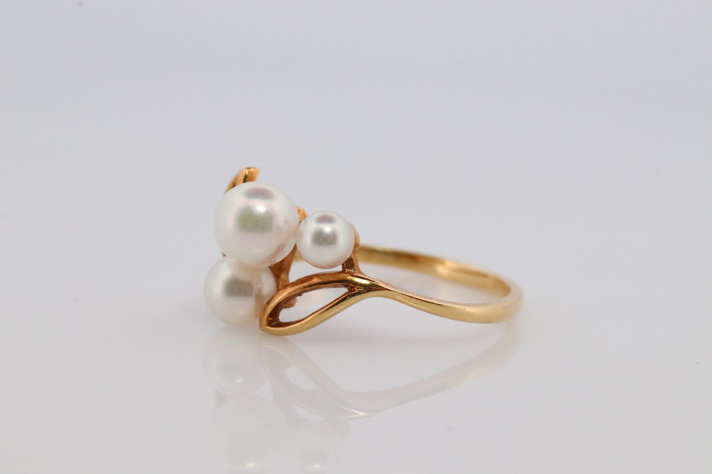 Mikimoto Ring. Vintage 18k Gold Mikimoto Pearl Cluster with Vines and Grapes