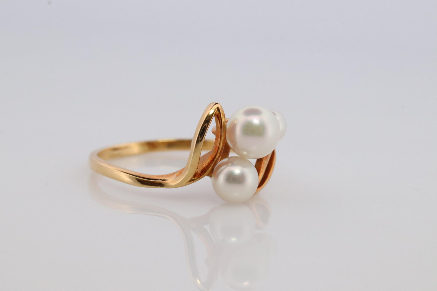 Mikimoto Ring. Vintage 18k Gold Mikimoto Pearl Cluster with Vines and Grapes