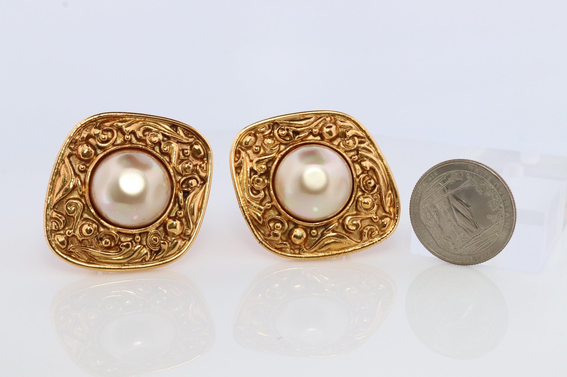 Chanel Earrings. Genuine  CHANEL Mabe Pearl Byzantine Clip on earrings.