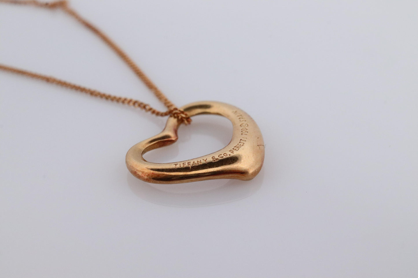 Tiffany and Co Heart Pendant. 18k Tiffany Elsa Peretti Heart Necklace