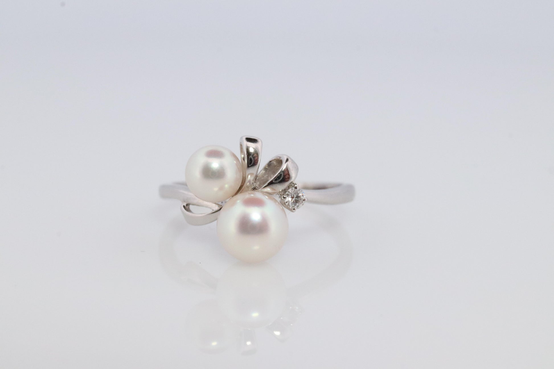 Mikimoto Ring. Vintage 18k Gold Mikimoto Pearl and Diamond Cluster. Vines Grapes