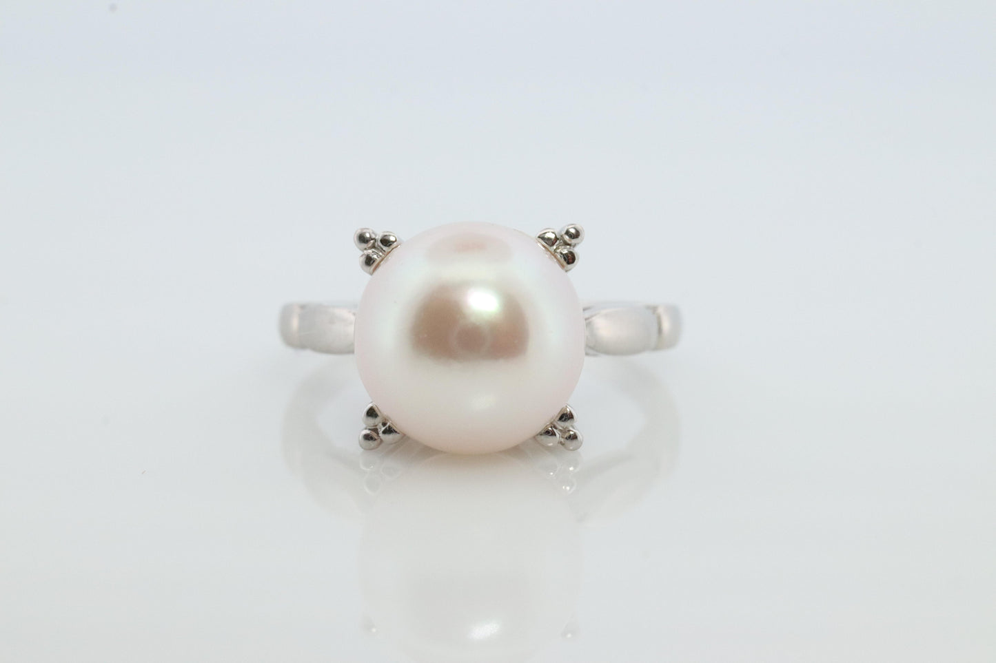 Mikimoto Ring. Vintage Platinum Mikimoto Diamond Pearl ring. PT900 Claw Pearl