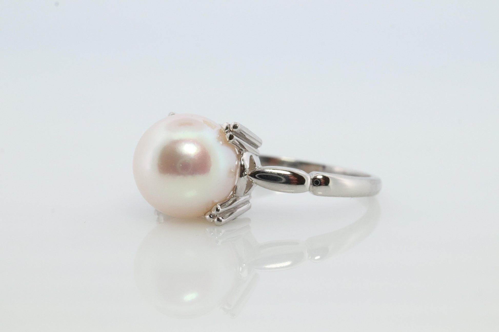 Mikimoto Ring. Vintage Platinum Mikimoto Diamond Pearl ring. PT900 Claw Pearl