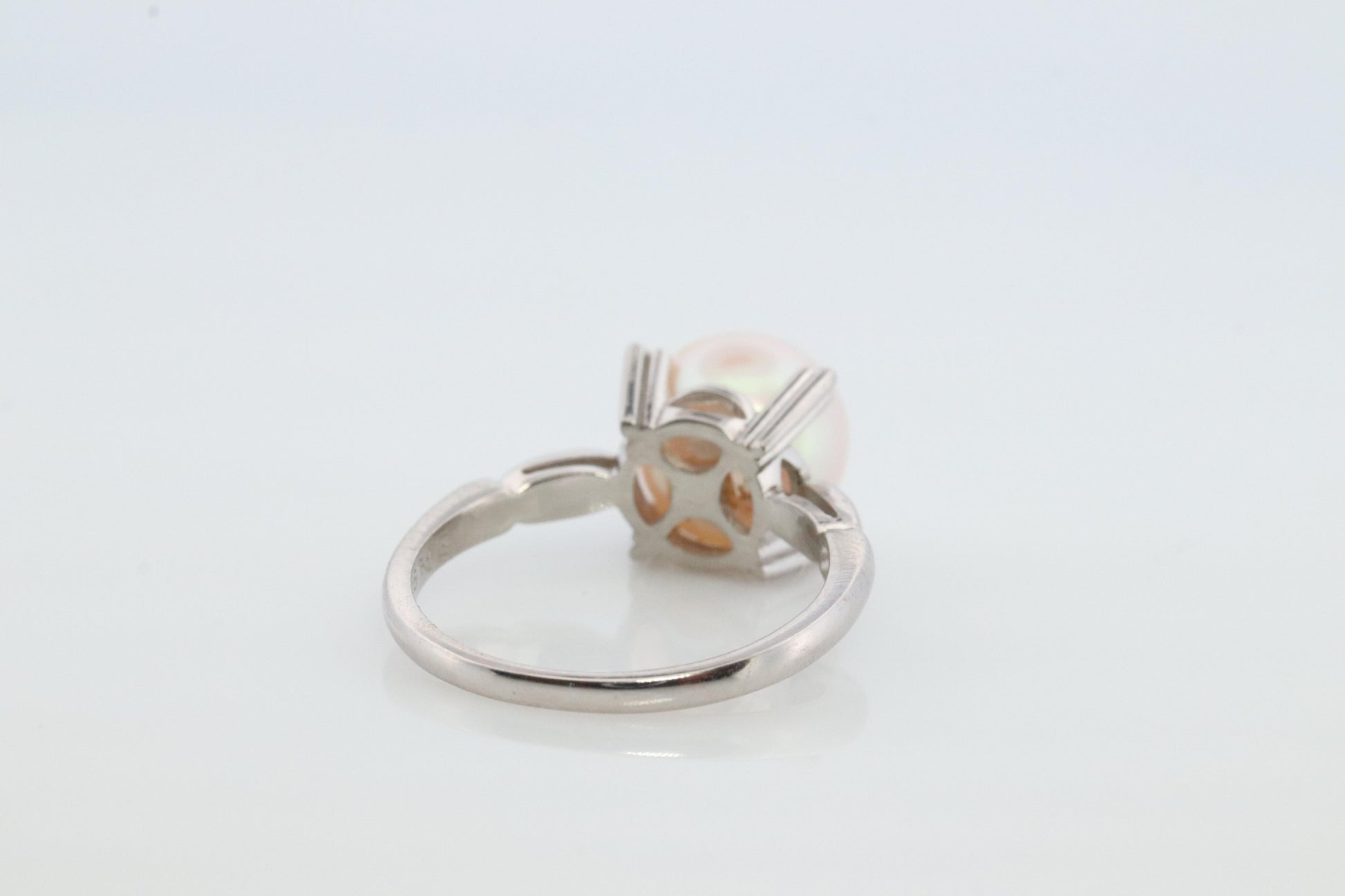 Mikimoto Ring. Vintage Platinum Mikimoto Diamond Pearl ring. PT900 Claw Pearl