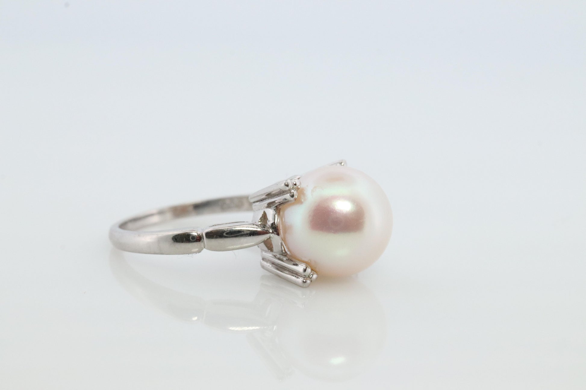 Mikimoto Ring. Vintage Platinum Mikimoto Diamond Pearl ring. PT900 Claw Pearl