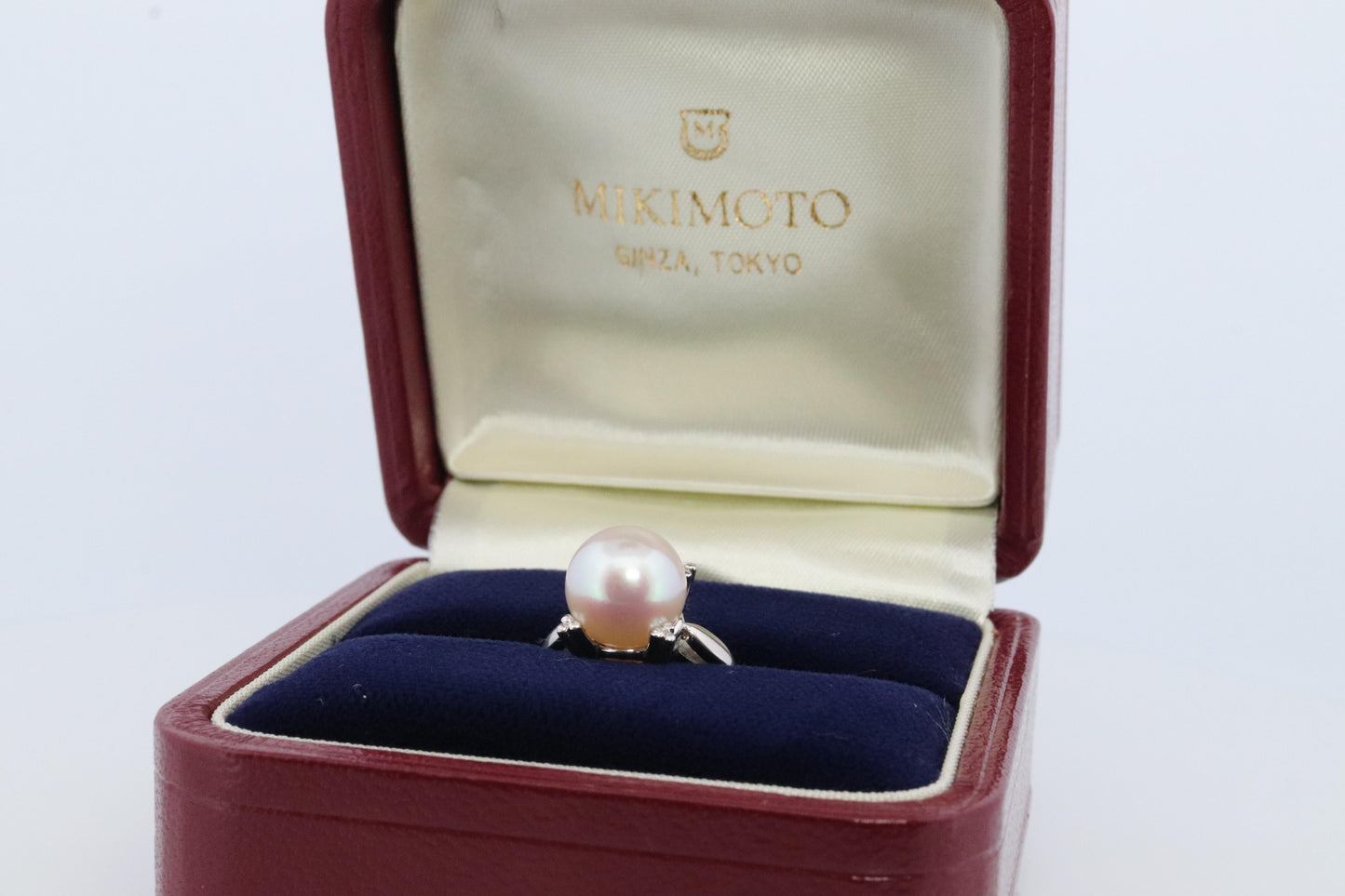 Mikimoto Ring. Vintage Platinum Mikimoto Diamond Pearl ring. PT900 Claw Pearl