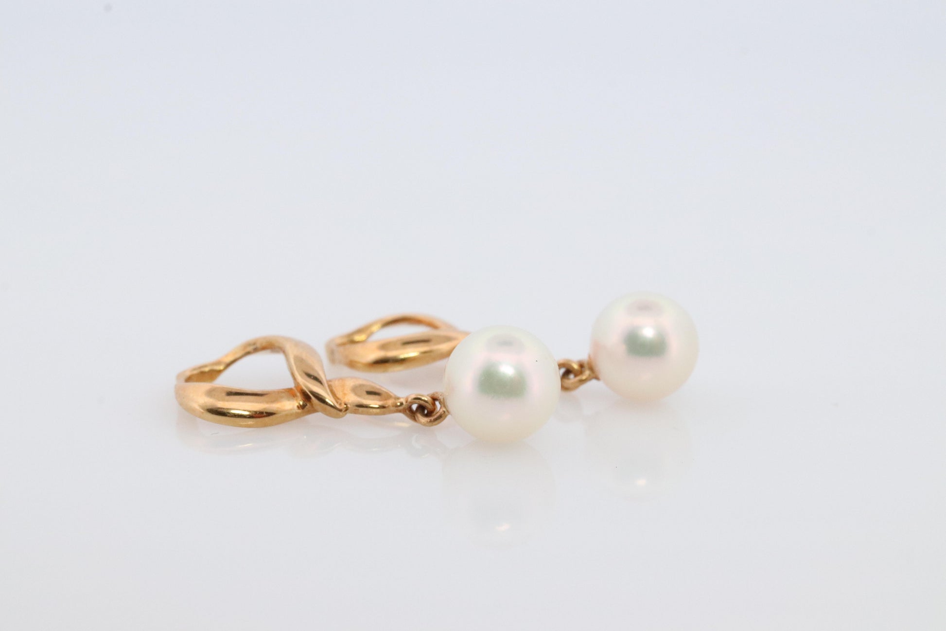 Mikimoto Earrings Jackets. Vintage 18k Gold Mikimoto Pearl drop Enhancers.