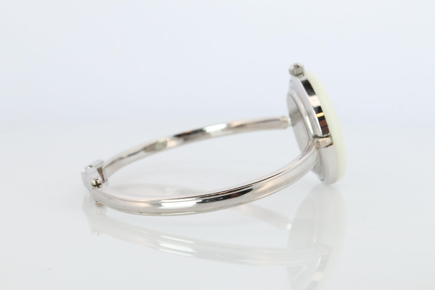 Vintage GUCCI Quartz 11/12.2 Watch Bezels Gucci Ladies Silver Bangle wristwatch