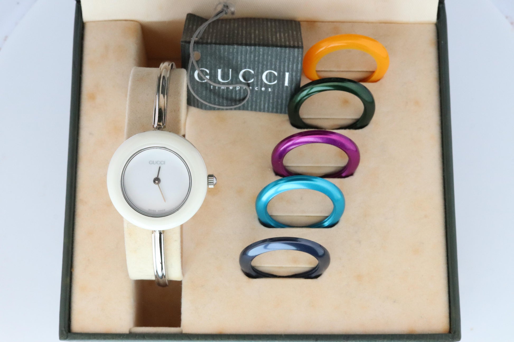 Vintage GUCCI Quartz 11/12.2 Watch Bezels Gucci Ladies Silver Bangle wristwatch