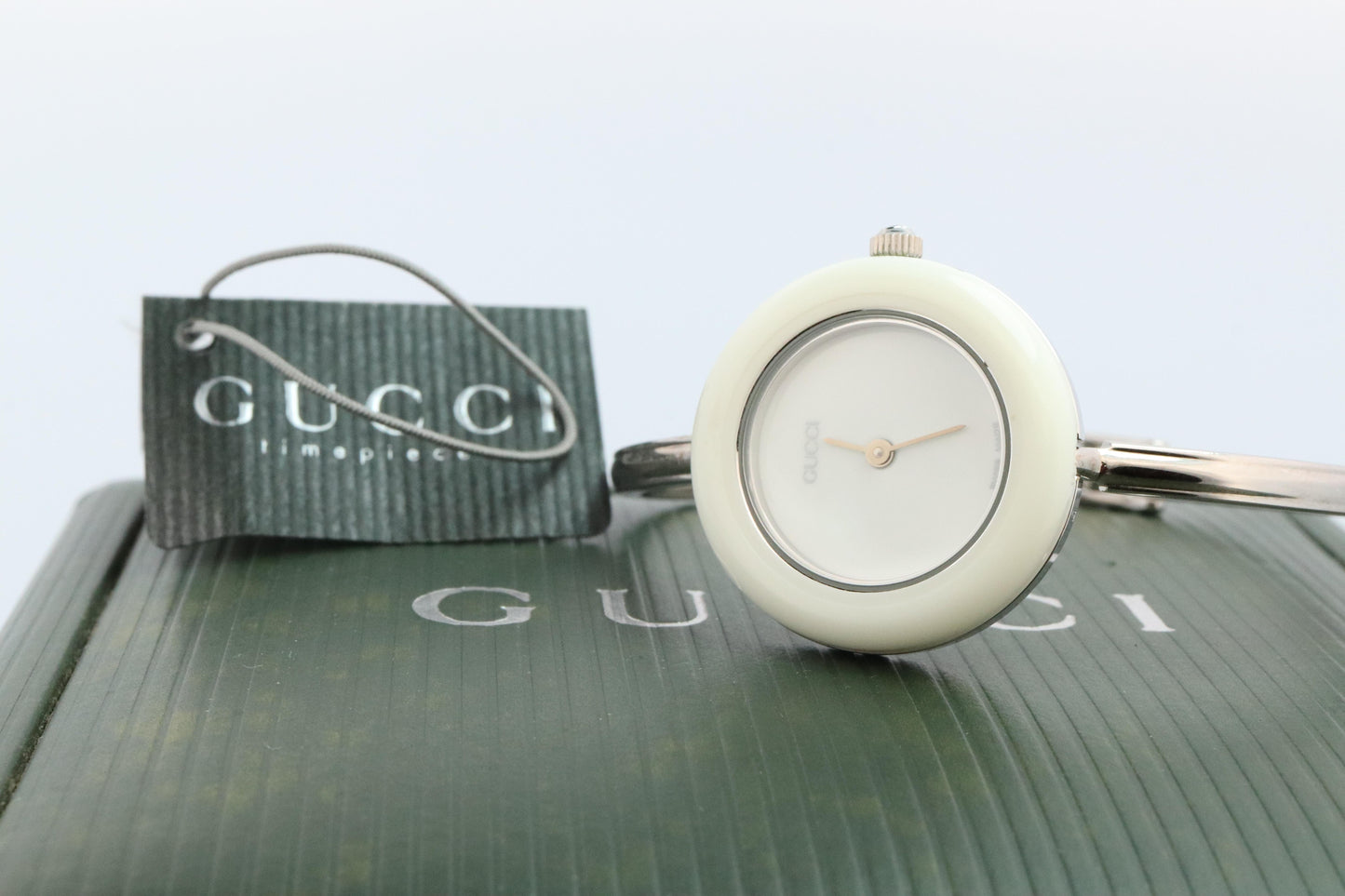 Vintage GUCCI Quartz 11/12.2 Watch Bezels Gucci Ladies Silver Bangle wristwatch