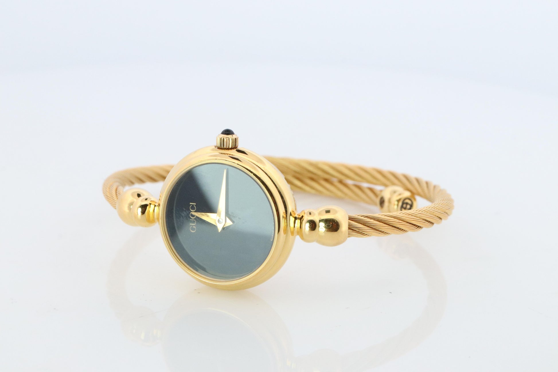 Vintage GUCCI Quartz 2700.2.L  Watch. Gucci Ladies Bangle Gold Tone Wristwatch