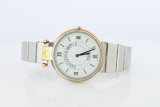 Van Cleef and Arpels 43106 LL5 watch. La Collection SS Round 30mm Watch