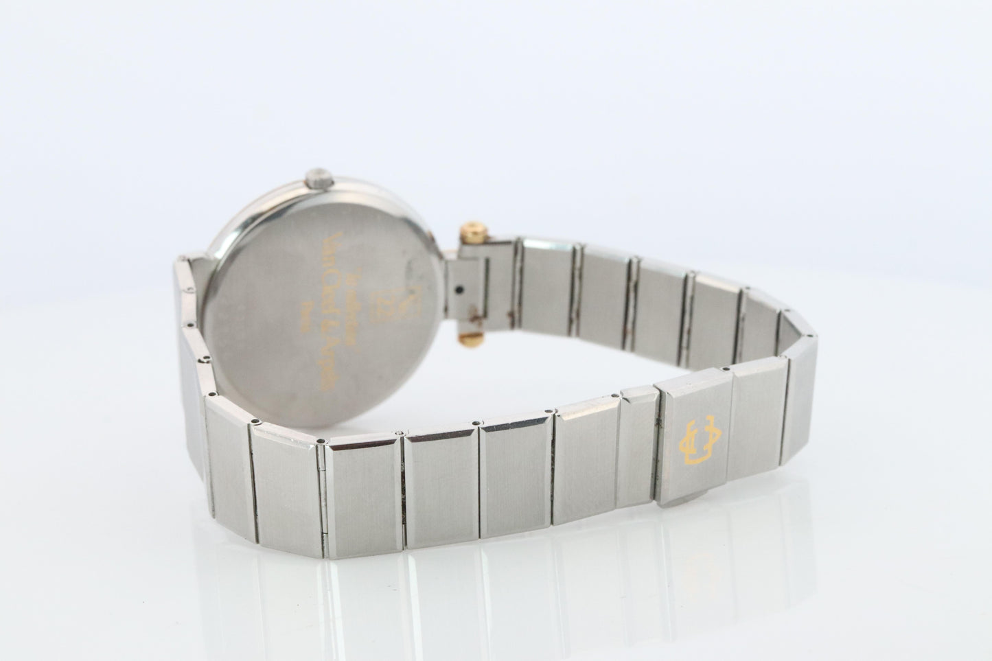 Van Cleef and Arpels 43106 LL5 watch. La Collection SS Round 30mm Watch