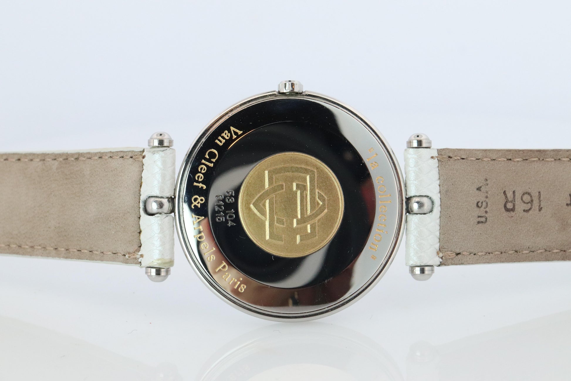 Van Cleef and Arpels 53 104 watch. La Collection 18k SS Round 32mm Watch