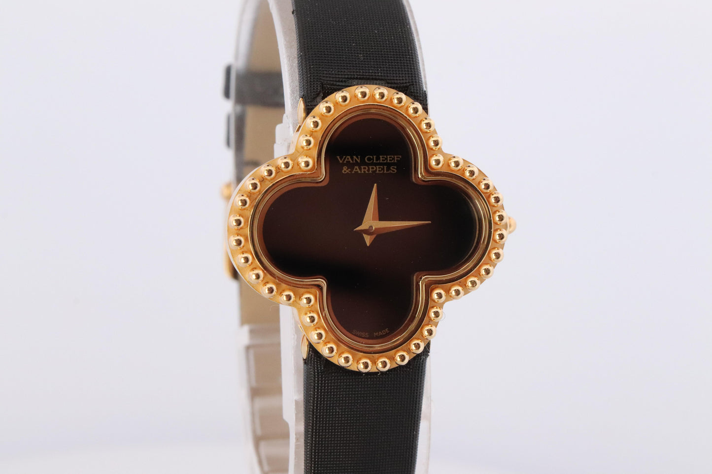 Van Cleef and Arpels Alhambra watch. 18k Gold VCA HH75210 Clove Black Dial.