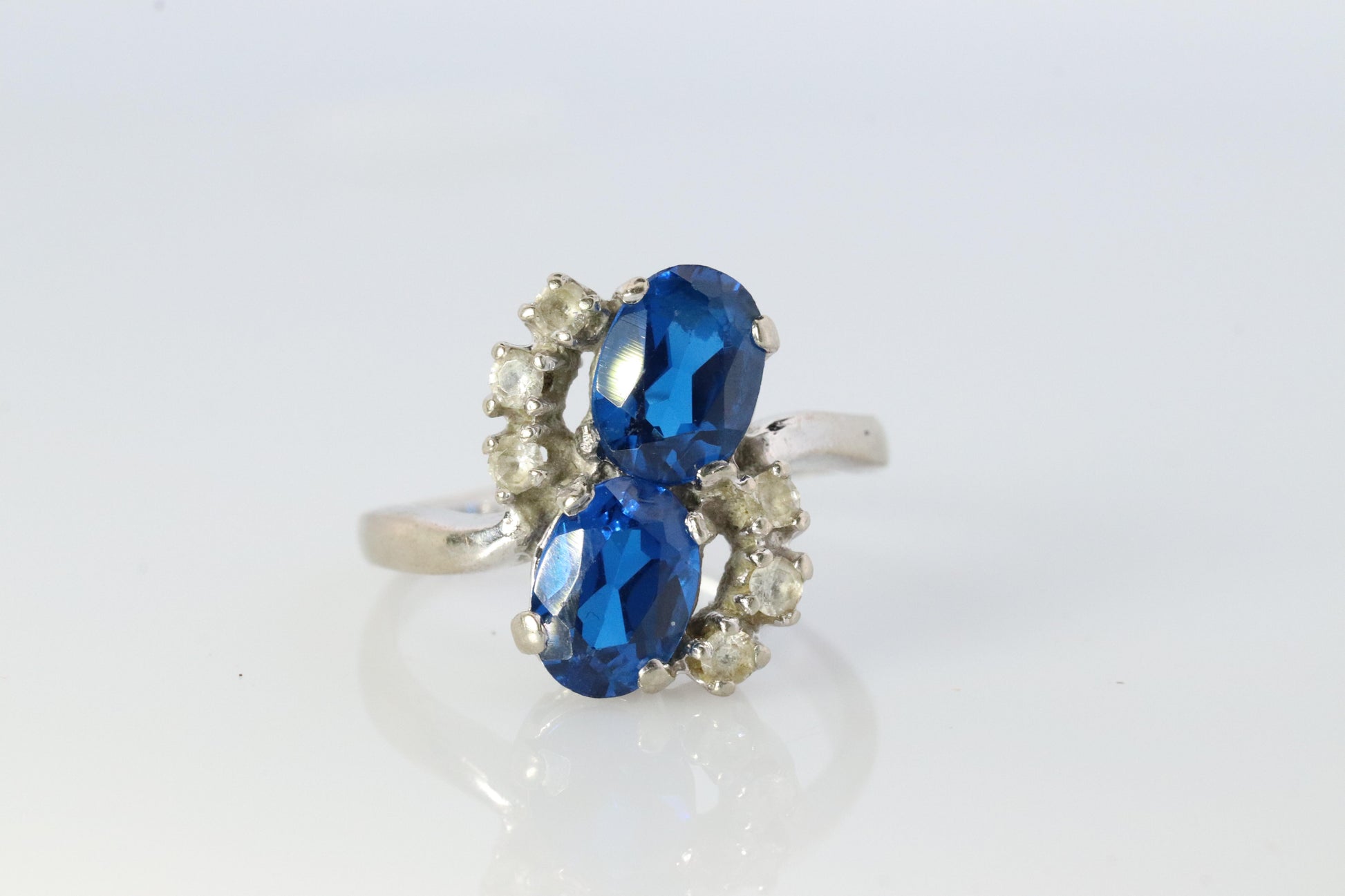 10k Blue Topaz Gold Bypass ring. Vintage Estate Ring. Topaz Twin gem.