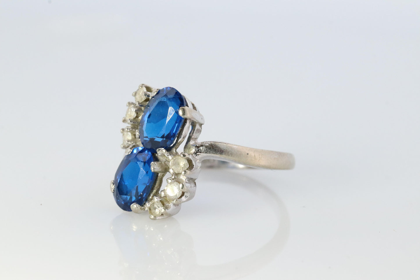 10k Blue Topaz Gold Bypass ring. Vintage Estate Ring. Topaz Twin gem.