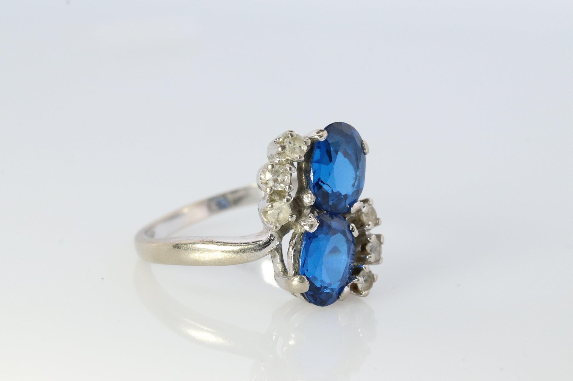 10k Blue Topaz Gold Bypass ring. Vintage Estate Ring. Topaz Twin gem.