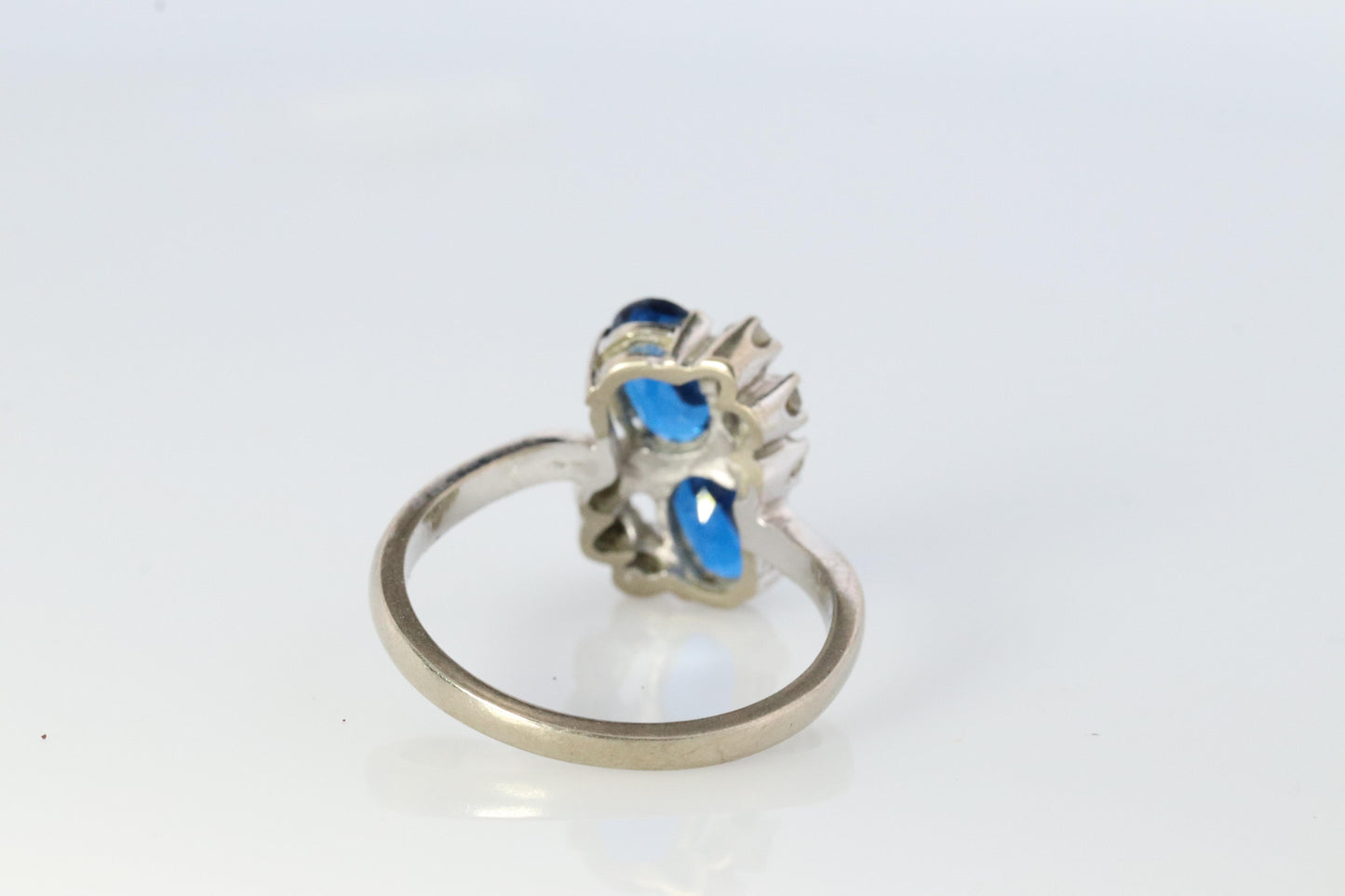 10k Blue Topaz Gold Bypass ring. Vintage Estate Ring. Topaz Twin gem.