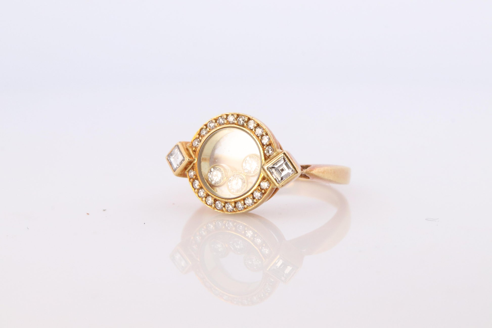 18k Chopard Happy Diamond ring. CHOPARD Happy Diamond band