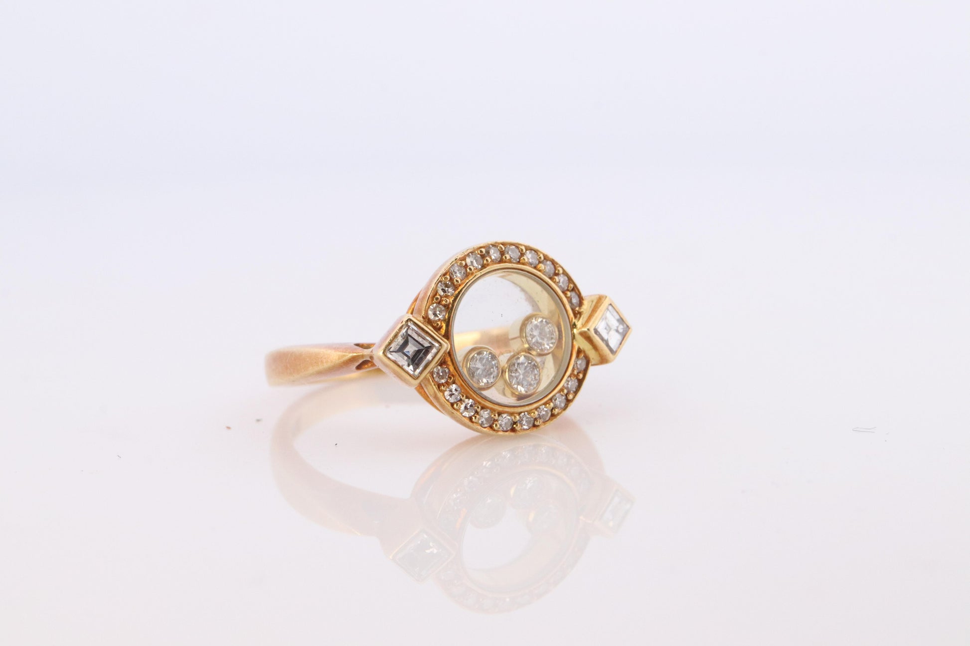 18k Chopard Happy Diamond ring. CHOPARD Happy Diamond band