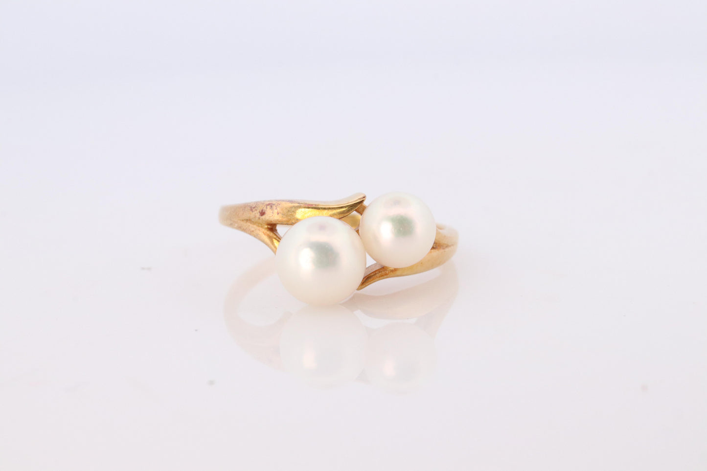 Mikimoto Ring. Vintage 18k Gold Mikimoto Pearl and Diamond Cluster. Vines Grapes