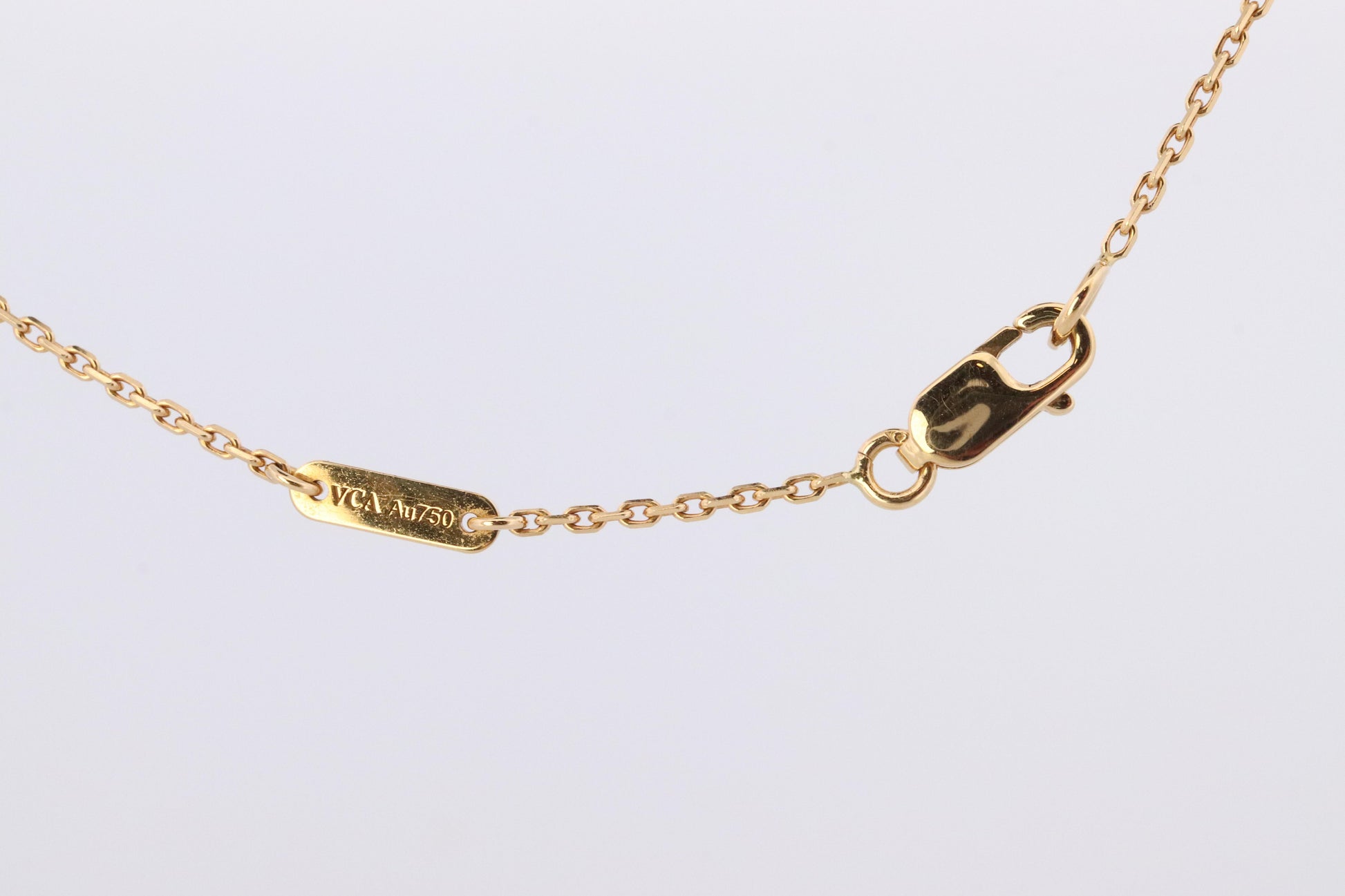 Van Cleef Arpels Alhambra Necklace . Genuine VCA 18k YG Sweet Shell Pendant