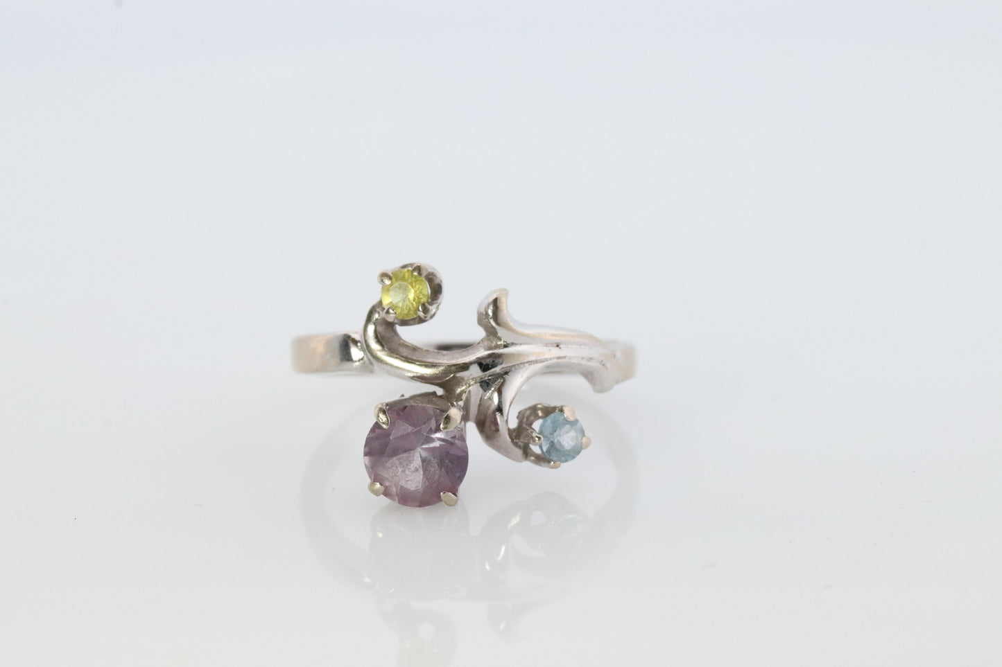 14k Multi-Color Gem Ring. 14k Topaz Blooming Flower and leaves ring.