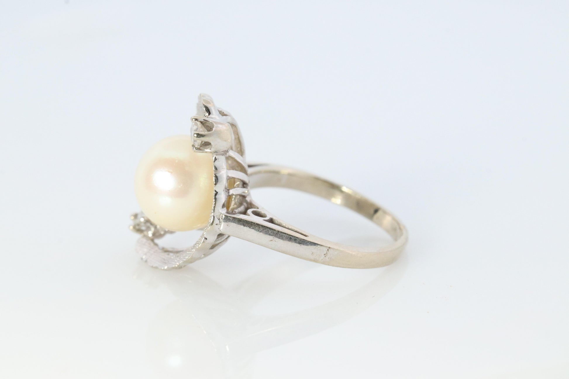 14k Pearl (8mm) and Diamond Solitaire ring. 14k White gold Filigree ring Akoya