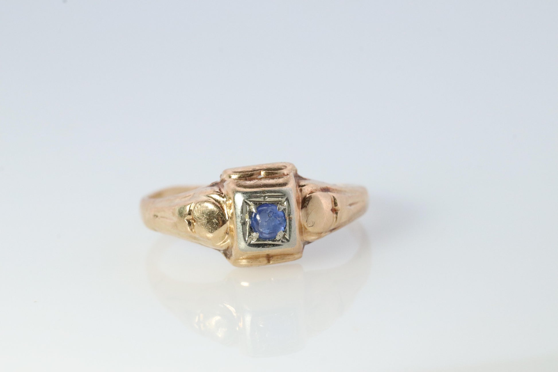 Art Deco Sapphire Ring. 10k Antique square setting ring.