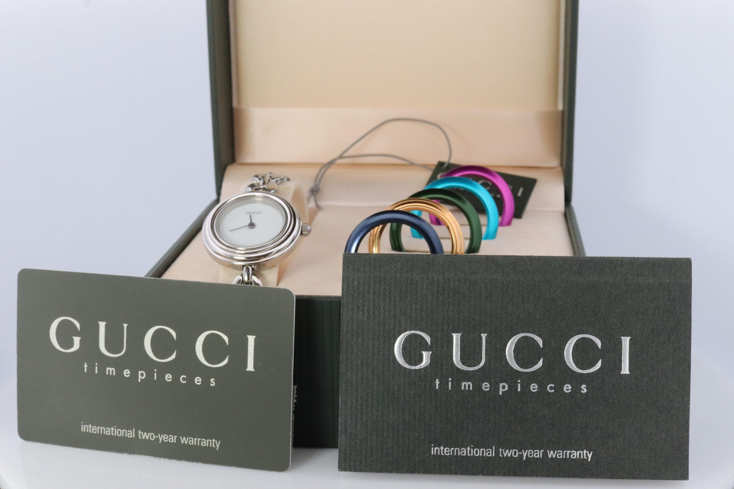 Vintage GUCCI Quartz 11/12.2L Watch Timepiece. Gucci Ladies Silver Bezel Colors