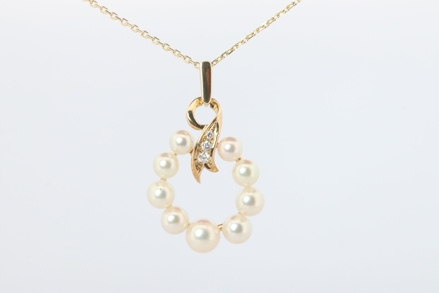 Mikimoto Pendant. Vintage 14k Yellow Gold Mikimoto Pearl Diamond Necklace wreath